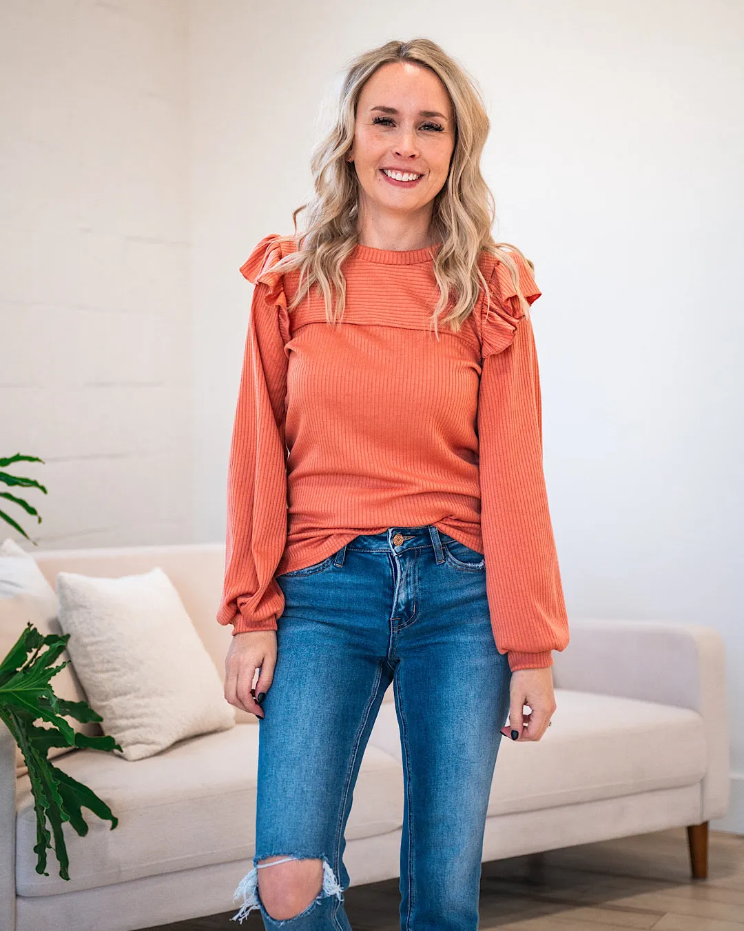 McKenna Ribbed Ruffle Shoulder Top - Rust