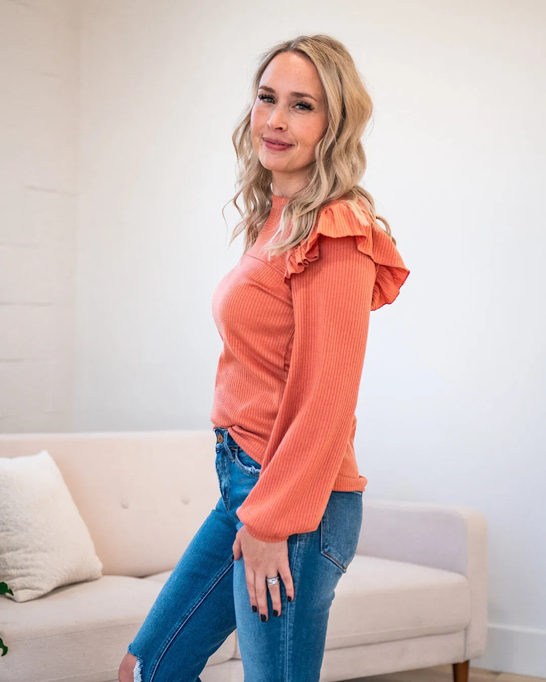 McKenna Ribbed Ruffle Shoulder Top - Rust