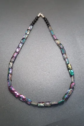 SHORT WONDER CRYSTAL NECKLACE